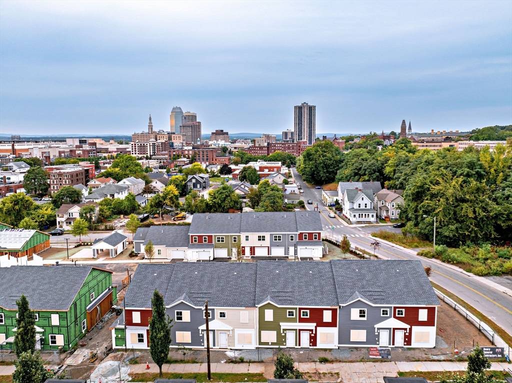 Springfield, MA 01105,72 Central Street #407