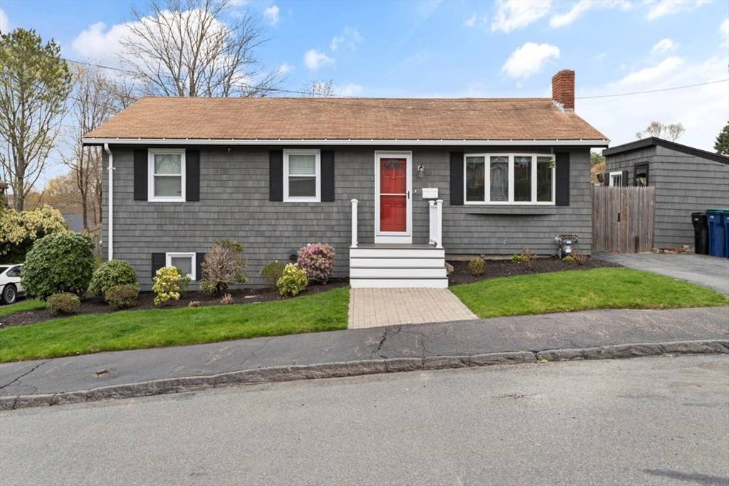 Salem, MA 01970,2 Cauldron Ct