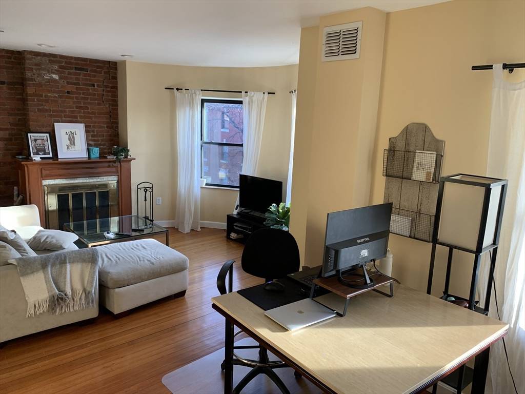 Boston, MA 02115,111 Gainsborough St #402