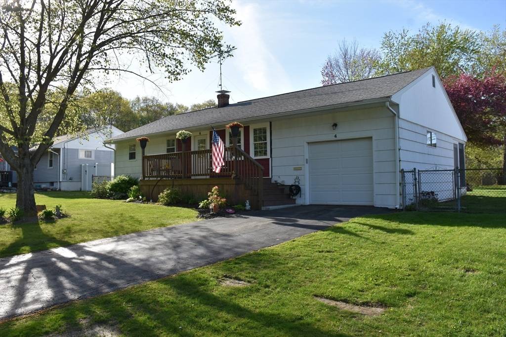 Dudley, MA 01571,4 Pineview