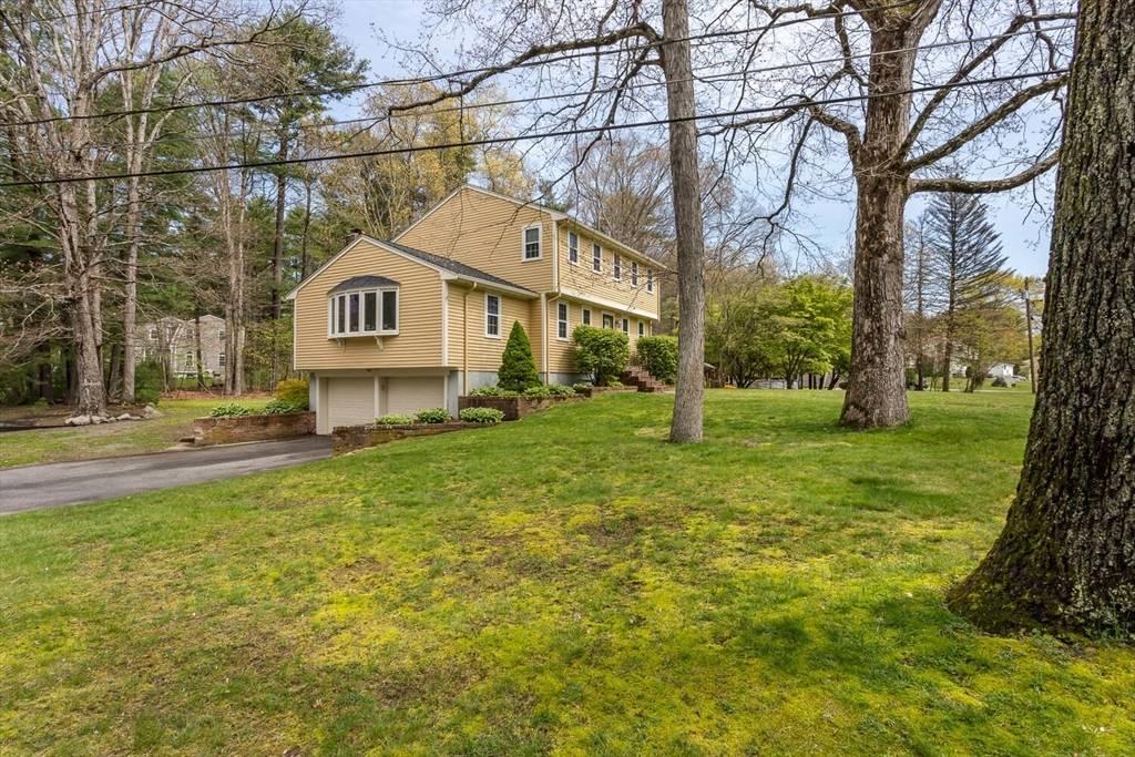 Easton, MA 02356,17 Kingsbrook Way