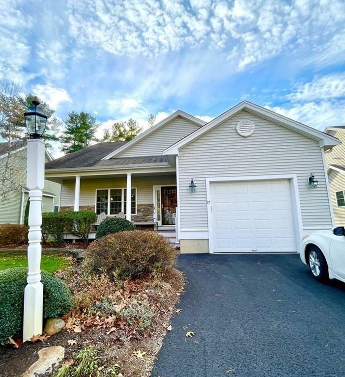 Rockland, MA 02370,17 Beechwood Lane #17