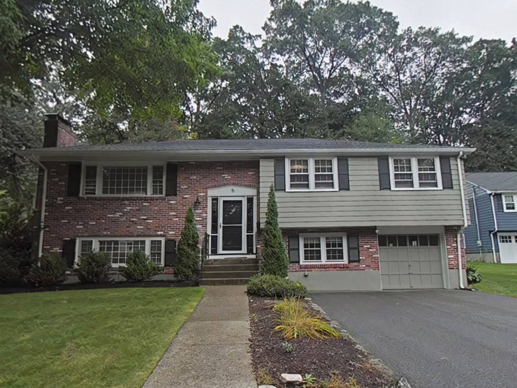 Needham, MA 02492,8 Kerrydale Rd