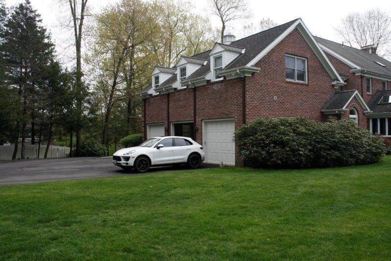 14 High Meadow Cir East Longmeadow, MA 01028