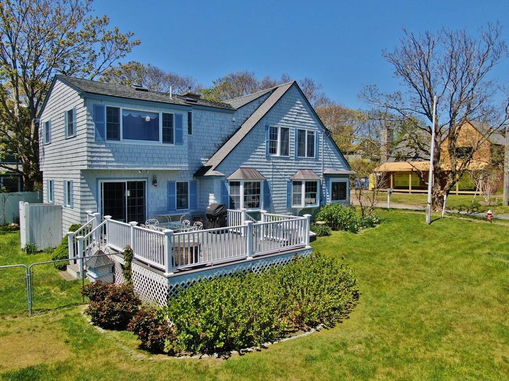 Bourne, MA 02562,8 Holland Rd