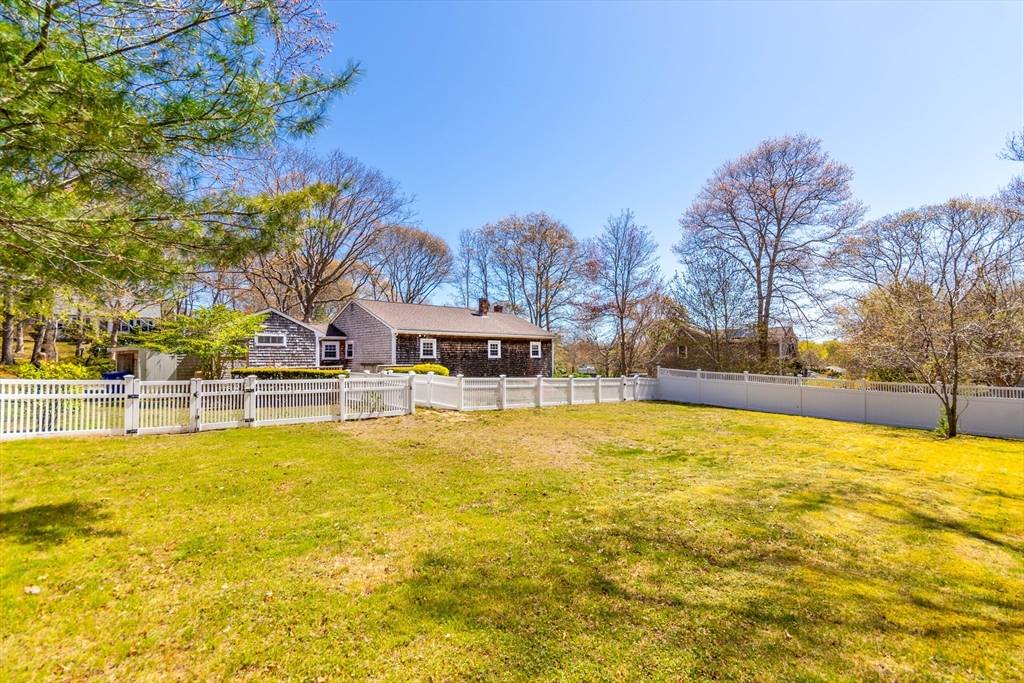 Bourne, MA 02562,15 Diandy Rd