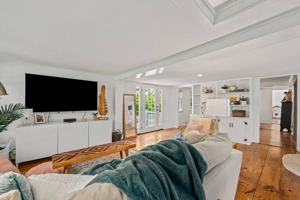 Duxbury, MA 02332,31 Cove St