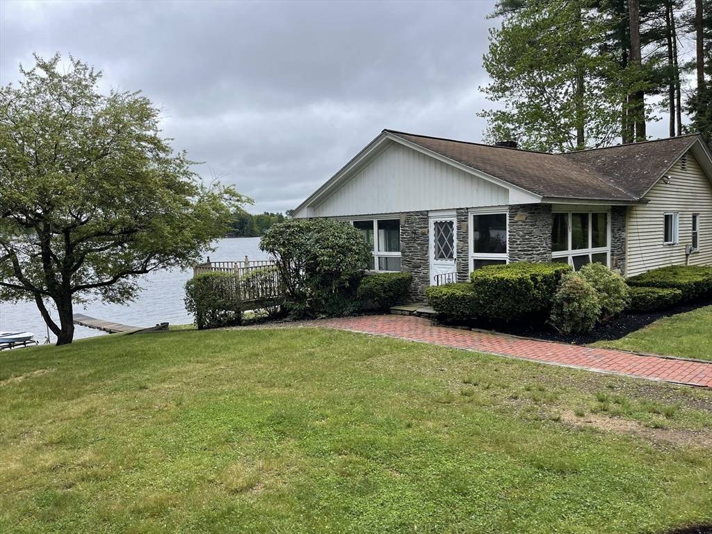 North Brookfield, MA 01535,6 Lakeview Road