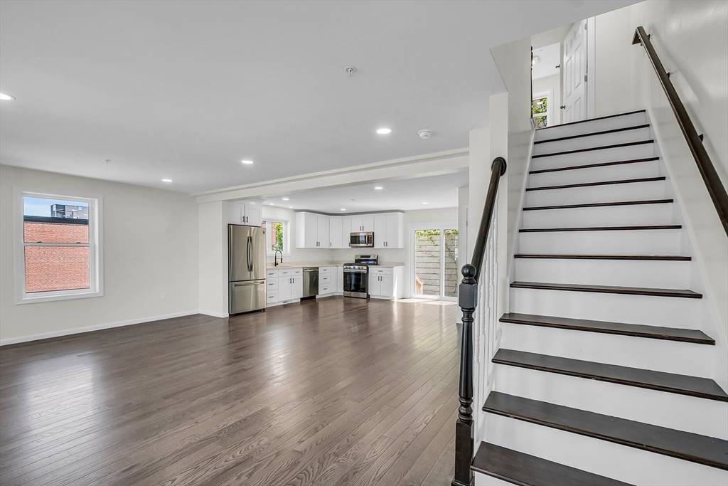 Haverhill, MA 01832,28 Broadway #3