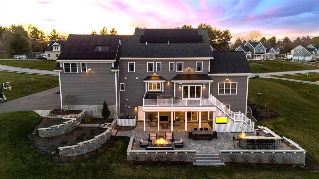 Holliston, MA 01746,15 Summit Pointe Dr