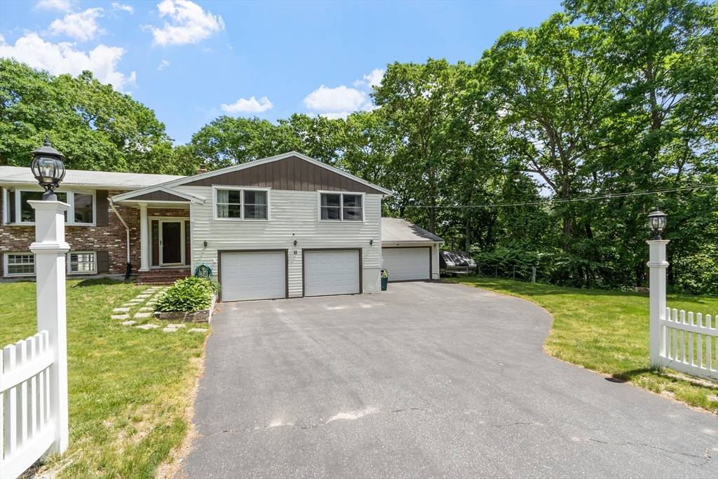 Chelmsford, MA 01824,8 Alamo Cir