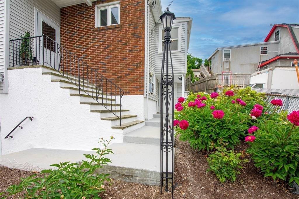 Everett, MA 02149,119 Dartmouth St
