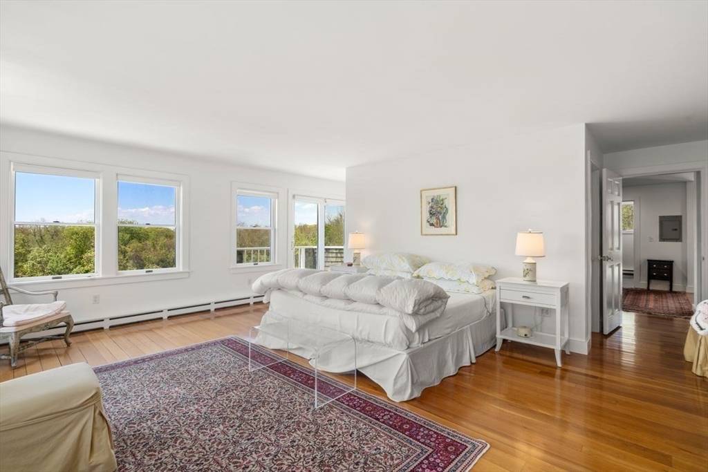 1069 Horseneck Rd Westport, MA 02790