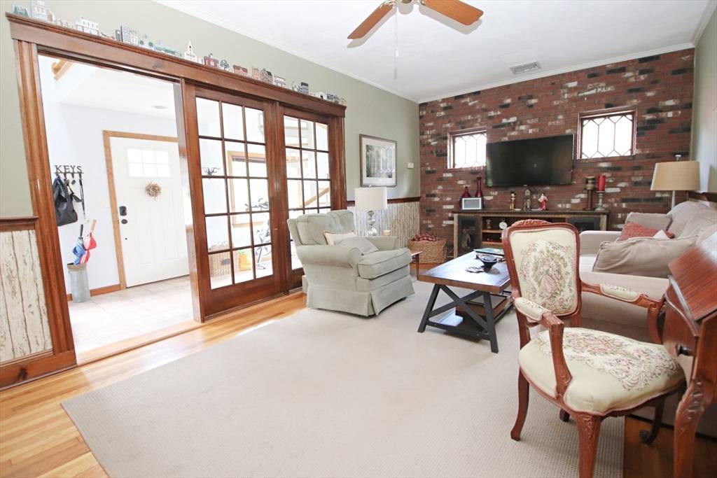 Saugus, MA 01906,52 Pearson Street