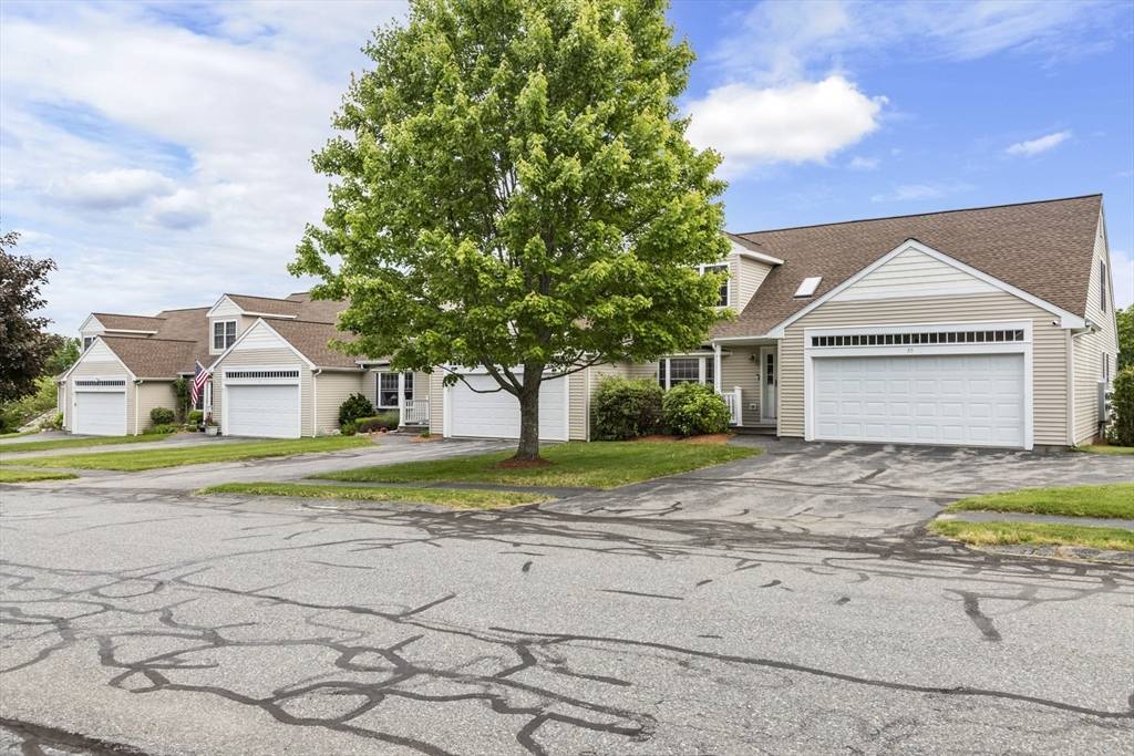 West Boylston, MA 01583,35 Hillside Village Dr #35