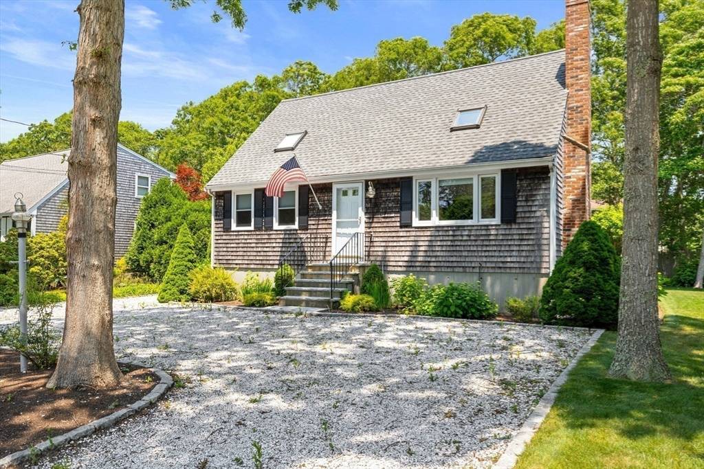 Falmouth, MA 02536,44 Woodside Dr