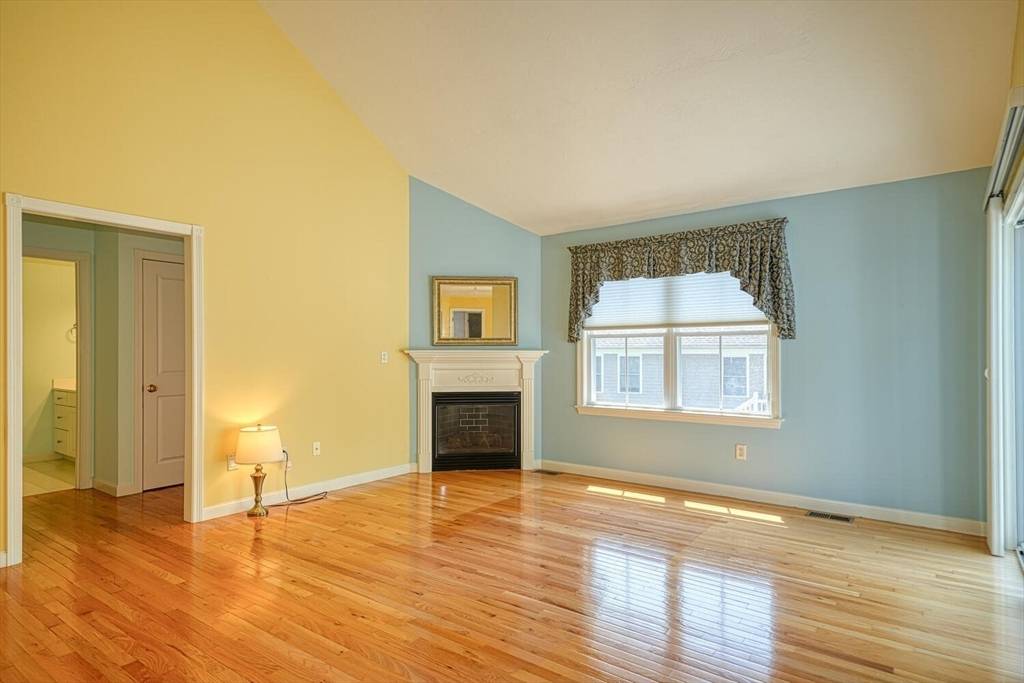 Marlborough, MA 01752,17 Whispering Brook Rd #17