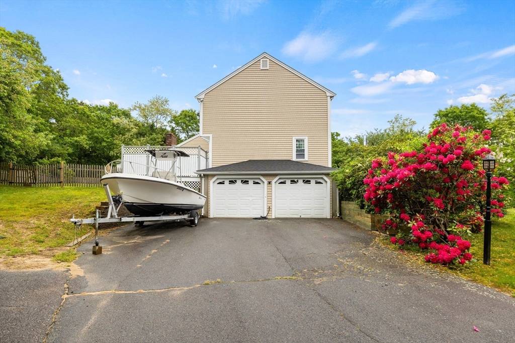 Bourne, MA 02532,2 Westerly Dr