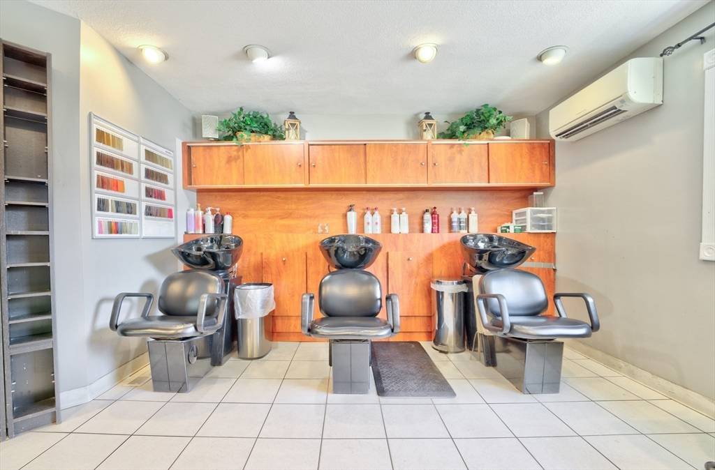 1154 Worcester Rd Framingham, MA 01702