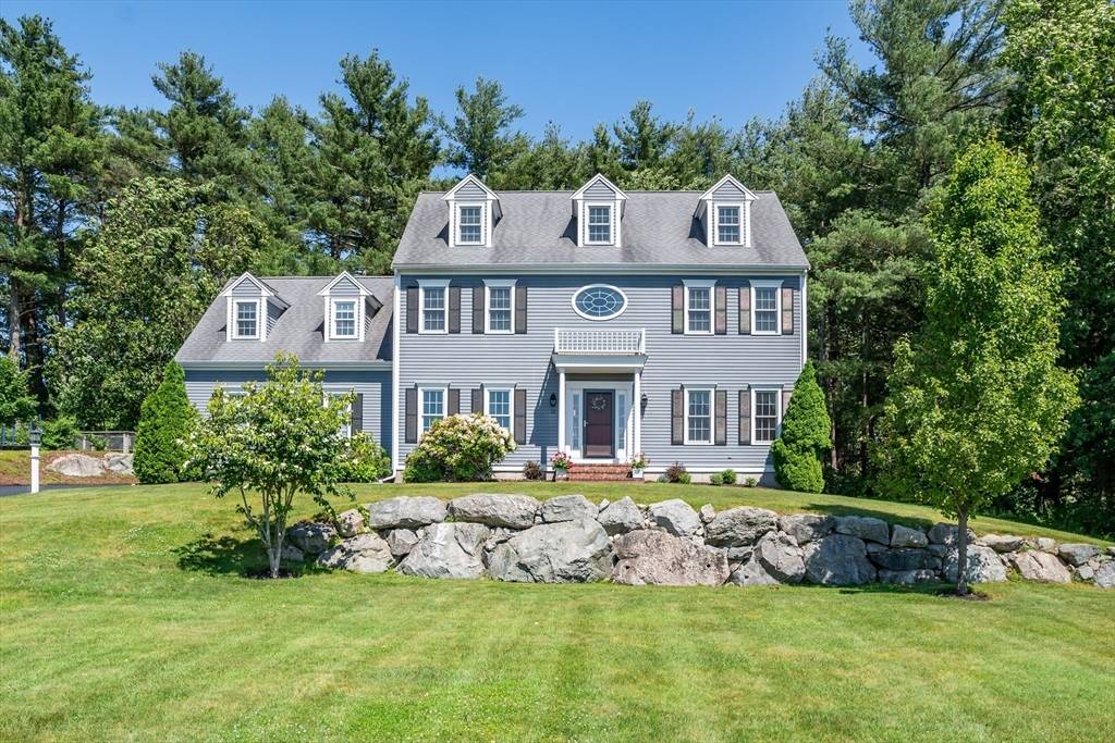 Walpole, MA 02081,12 Mozart Drive