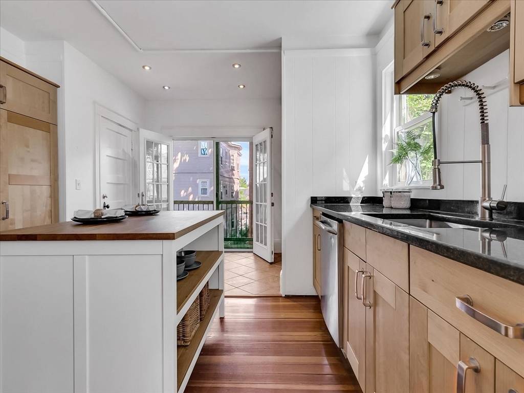 Cambridge, MA 02140,19-21 Dudley St #2