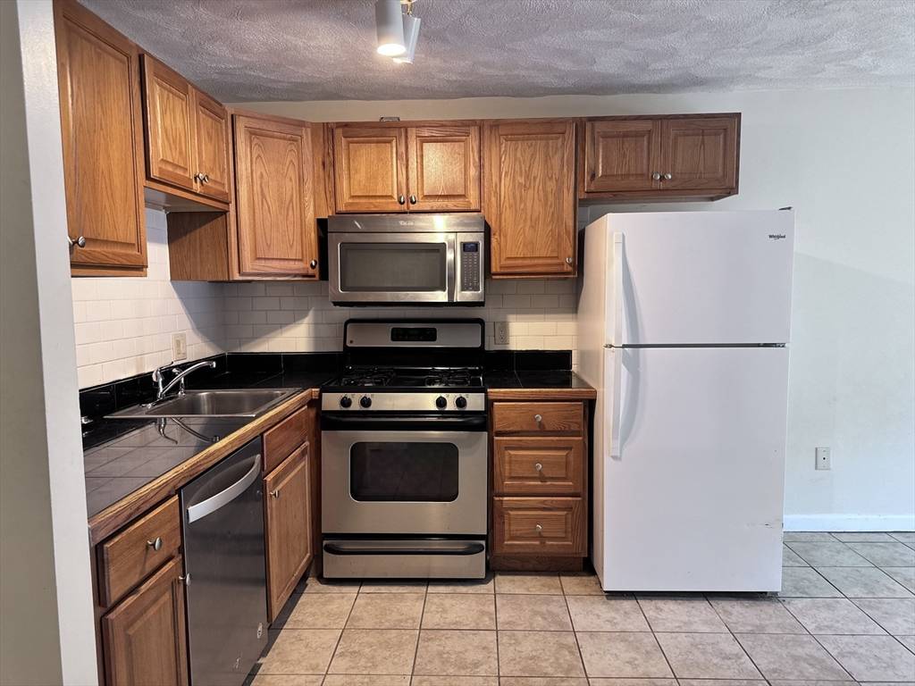 Billerica, MA 01821,11 Kenmar Dr #4