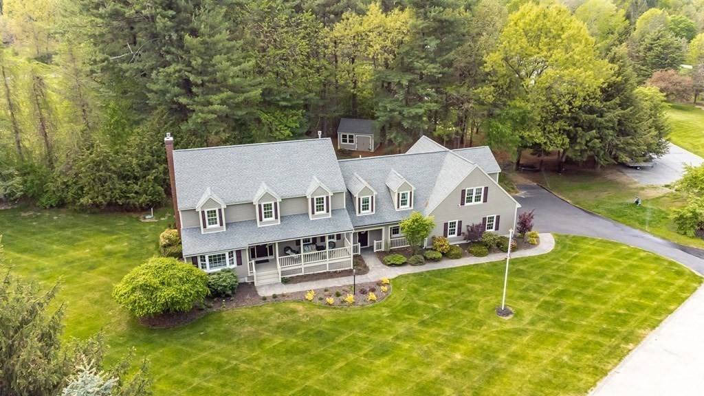 Dunstable, MA 01827,2 Dogwood Ln