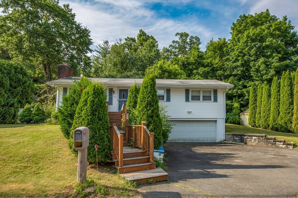 East Longmeadow, MA 01028,27 Albano Dr