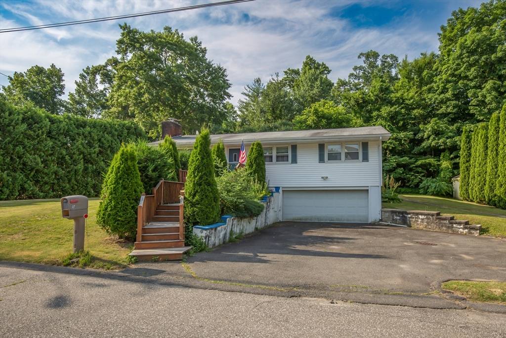 East Longmeadow, MA 01028,27 Albano Dr