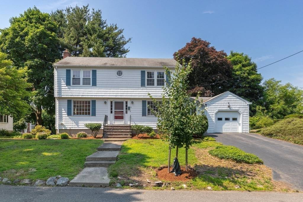 Arlington, MA 02476,29 Hathaway Circle