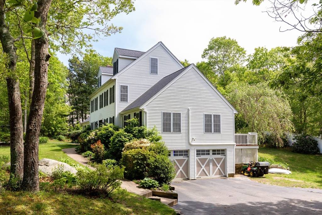 Bourne, MA 02562,3 Kimba Ln