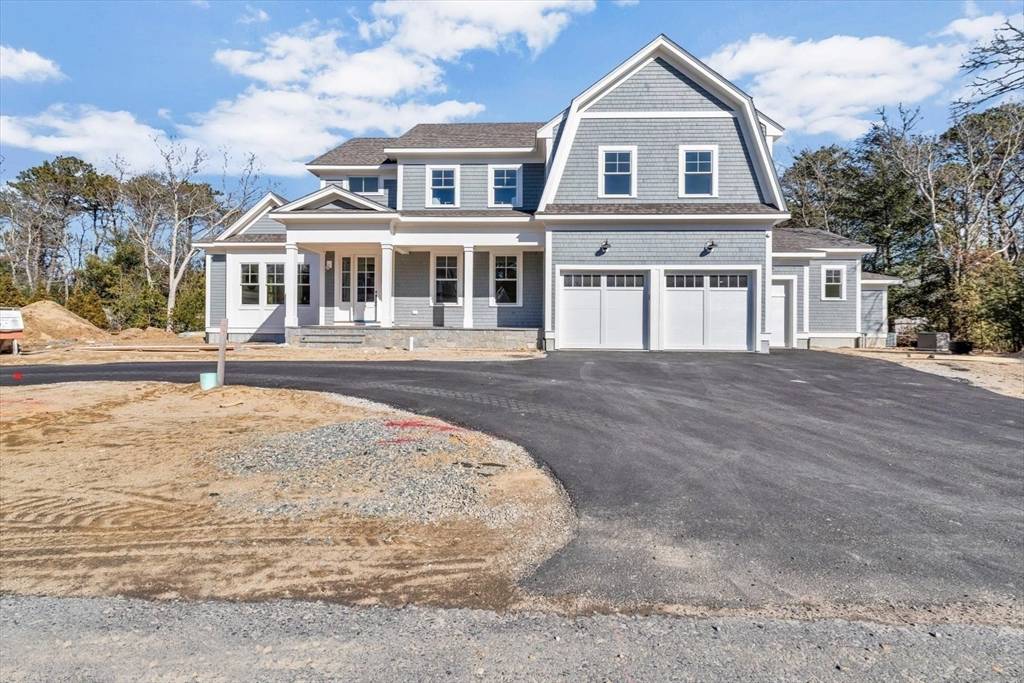 Mashpee, MA 02649,15 Willow Circle