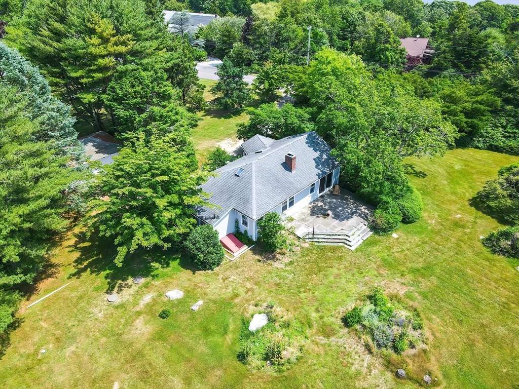 Westport, MA 02790,1427 Drift Rd