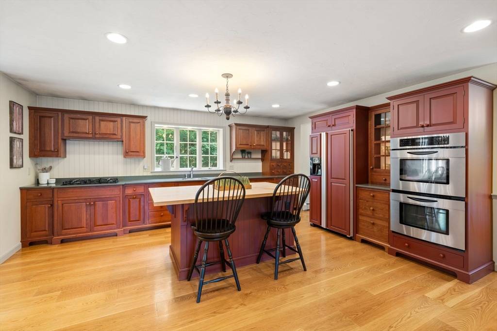 Pembroke, MA 02359,14 Beverly Way