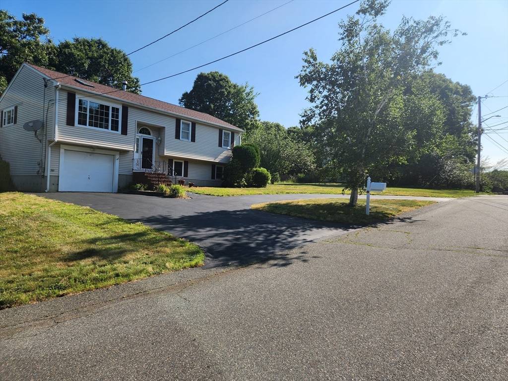 Whitman, MA 02382,3 Coholan Dr