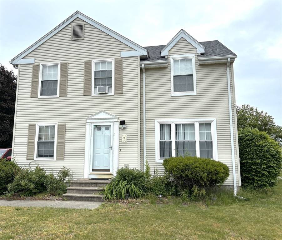 East Longmeadow, MA 01028,1 Laurence Ln