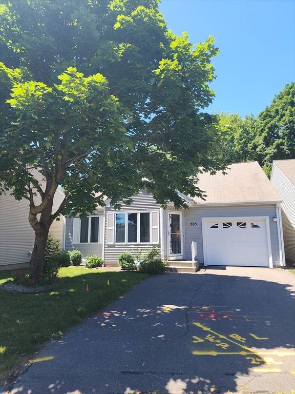 South Hadley, MA 01075,505 Alvord Pl #505