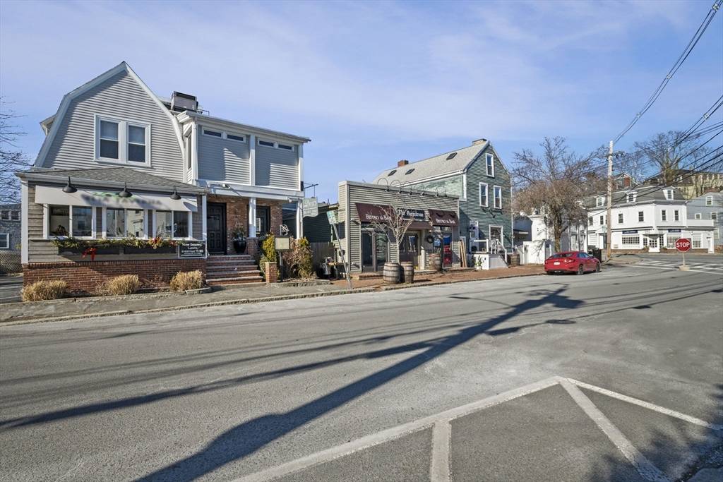 Marblehead, MA 01945,261-1 Washington Street