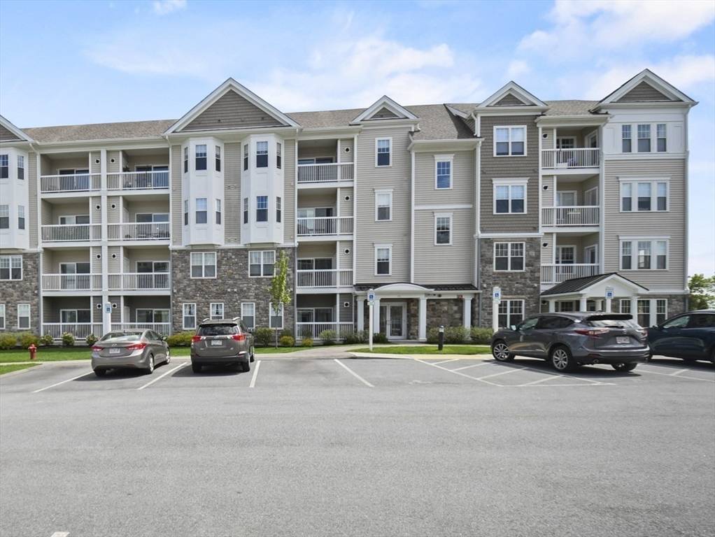 Westborough, MA 01581,11203 Peters Farm Way #11203