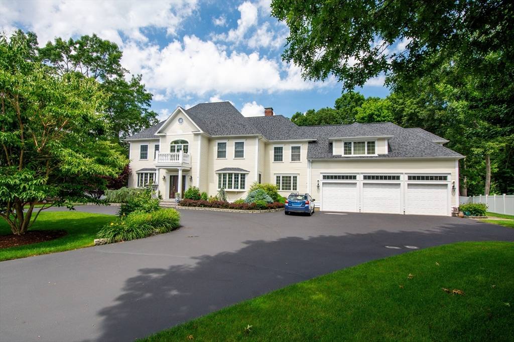 Stoughton, MA 02072,6 Thompson Ct