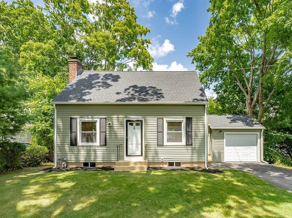 East Longmeadow, MA 01028,9 Crescent Hl