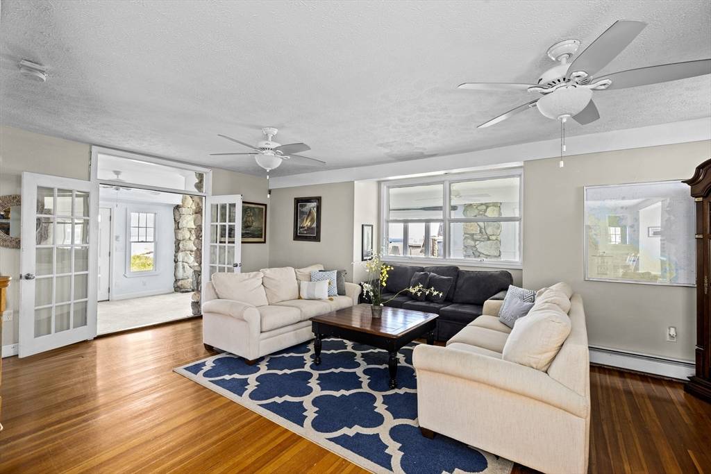 23 Oceanside Dr Scituate, MA 02066
