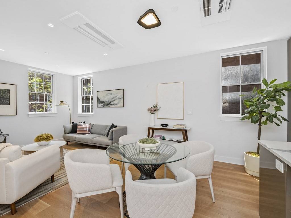 33 Bowdoin Street #PH Boston, MA 02114