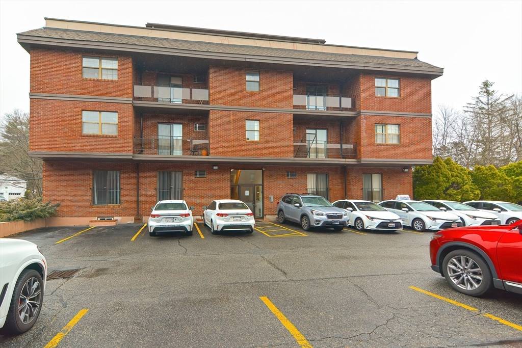 Waltham, MA 02451,2 Winter Street #404