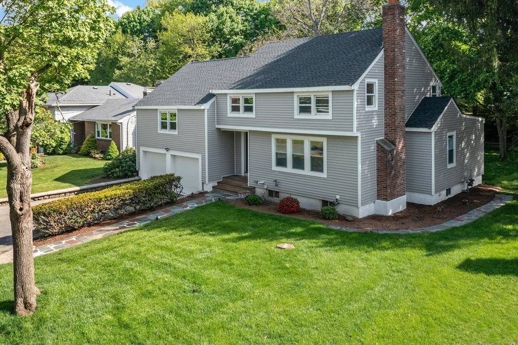 Arlington, MA 02476,102 Hathaway Cir