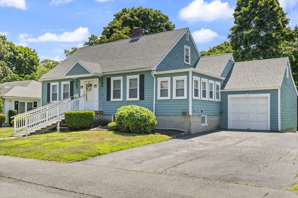 Rockland, MA 02370,31 Crescent St