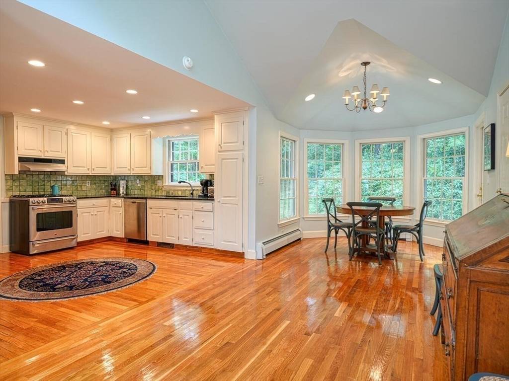 Medfield, MA 02052,10 Emerson Road