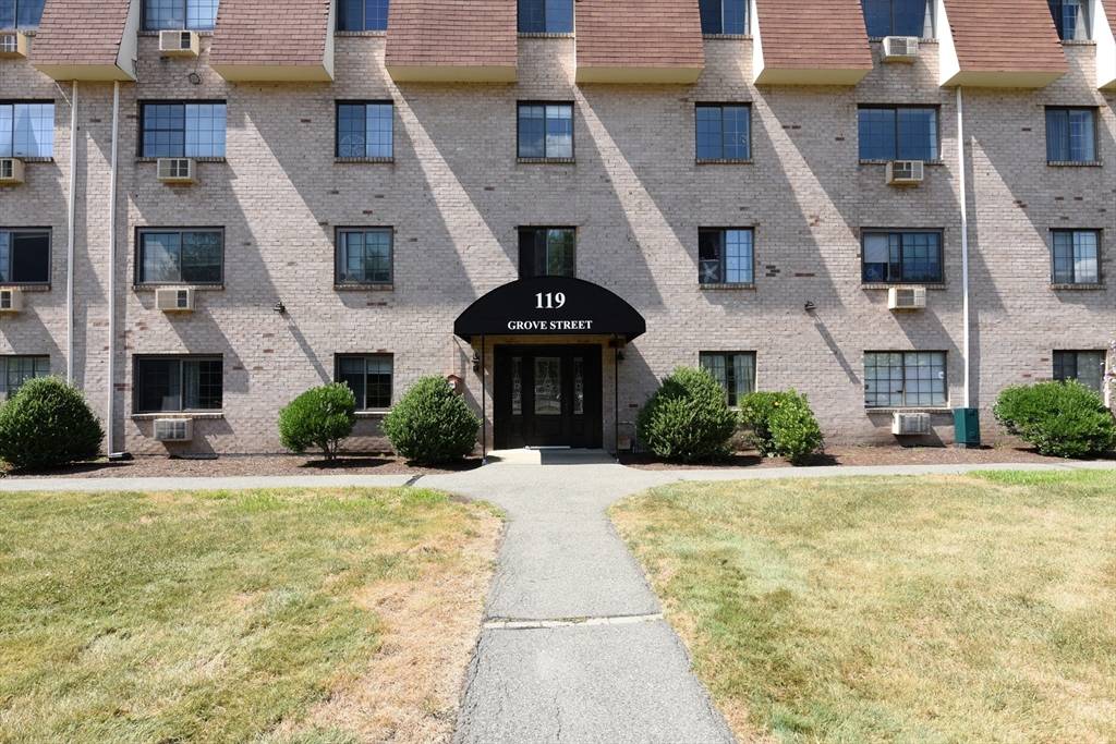 Rockland, MA 02370,119 Grove St #239