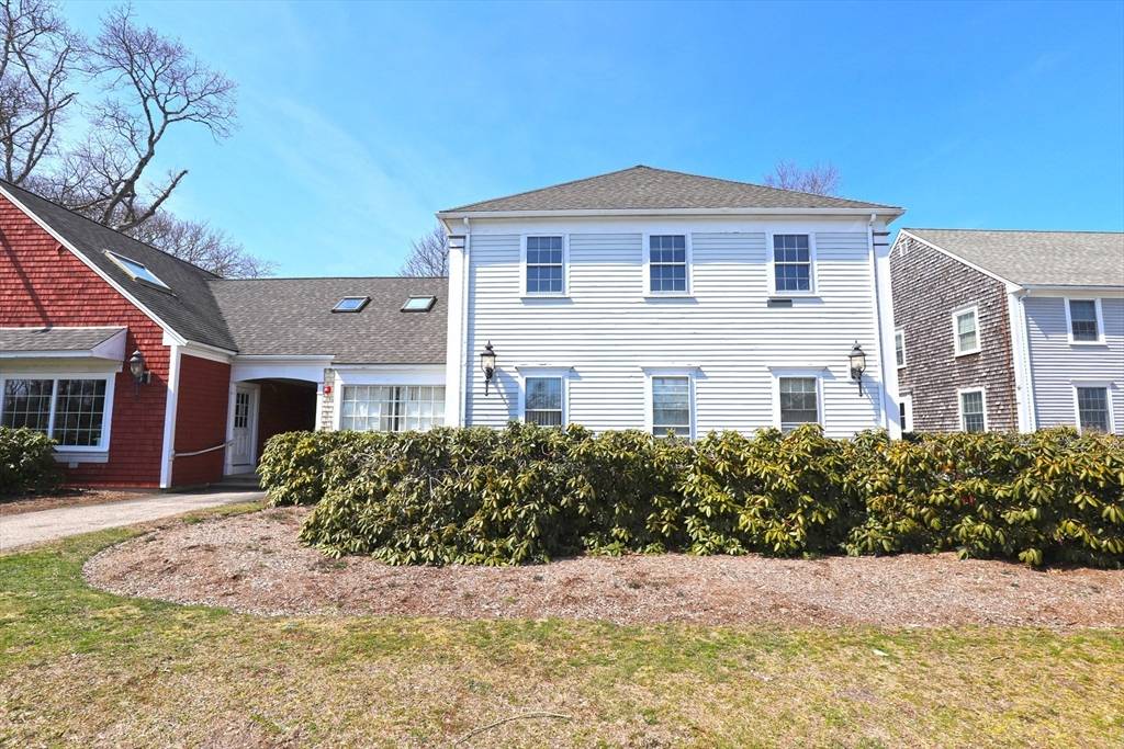 Falmouth, MA 02540,314 Gifford St #6&8