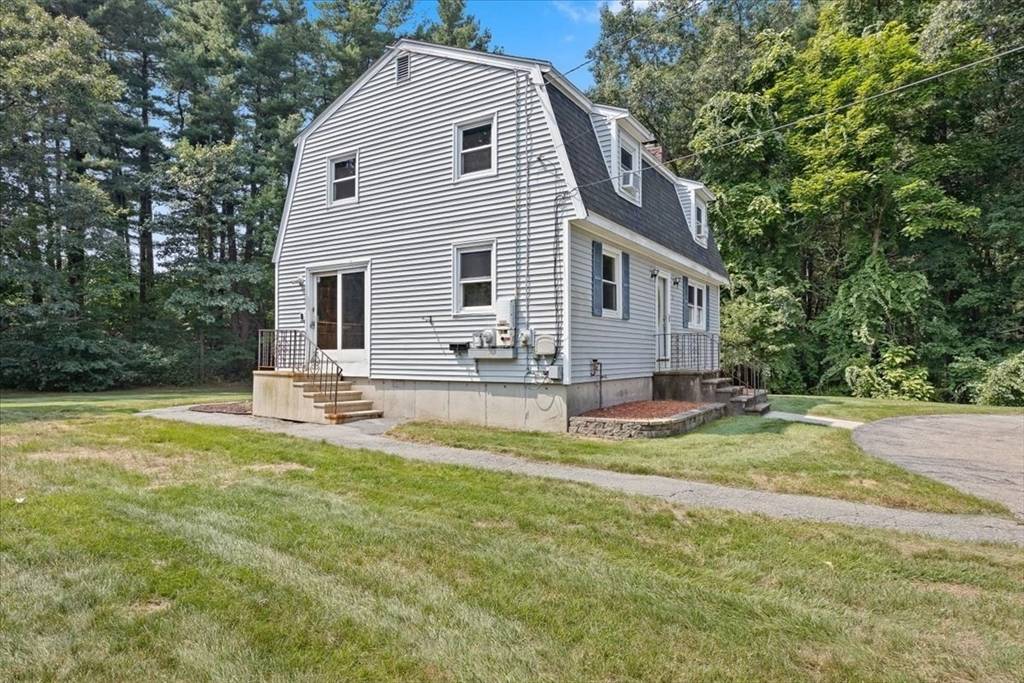 Chelmsford, MA 01863,2 Lemire Ct